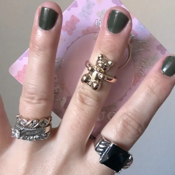 Gold gummy bear BFF rings - Picture 3 of 6